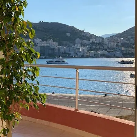 Seaside Cityscape Апартаменты *